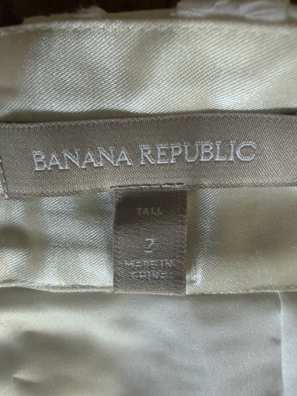 BANANA REPUBLIC ladies, white eyelet, pencil skirt, size 2, tall, perfect cond - Picture 4 of 7